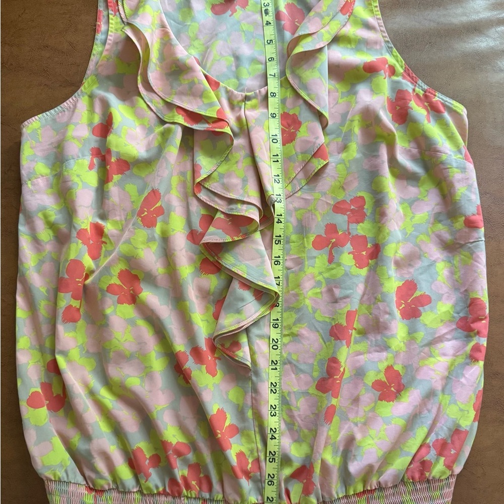 Lane Bryant Sleeveless Floral Ruffle Neck Blouse Size 20 Smocked Hem - Picture 5 of 6